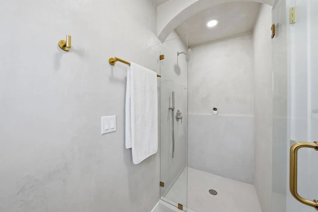 https://cdn.realtyfeed.com/cdn/127/306656311/23e8ba8e26199bb791755a3eb41805a4.webp