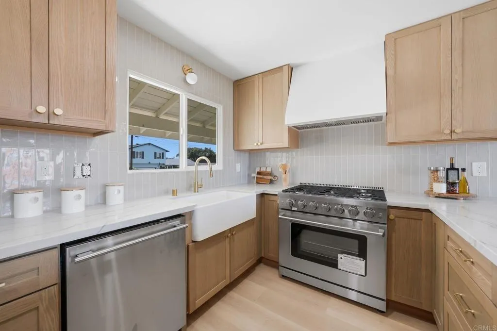 https://cdn.realtyfeed.com/cdn/127/306656311/b88e8b761c0d05bae6acff9c13137b71.webp