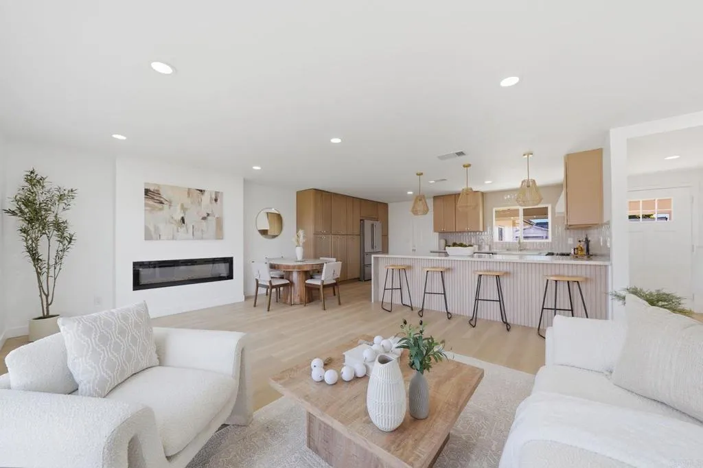 https://cdn.realtyfeed.com/cdn/127/306656311/e6d17702263322a2c3cac3564e9b8011.webp