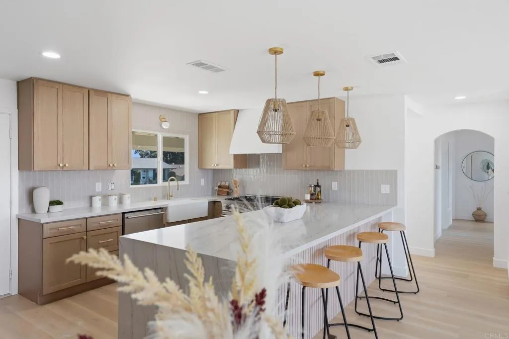 https://cdn.realtyfeed.com/cdn/127/306656311/f619b182cbee18b1850de01d9e27326f.webp