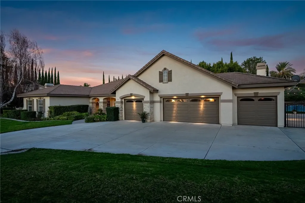 7470 Chateau Ridge Lane, Riverside, CA 92506 - Photo 2 of 48, Riverside, CA