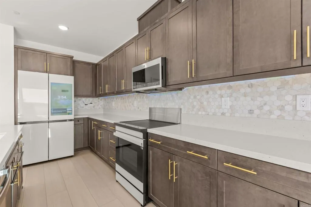 https://cdn.realtyfeed.com/cdn/127/306656417/45fa05b25dd5ced4f1550dfe5745f983.webp