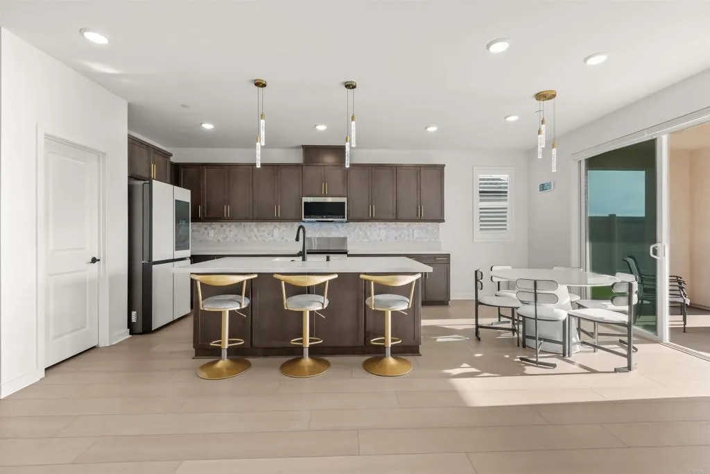 https://cdn.realtyfeed.com/cdn/127/306656417/5e7f55cb4bfd8b61bed31758f8853ece.webp