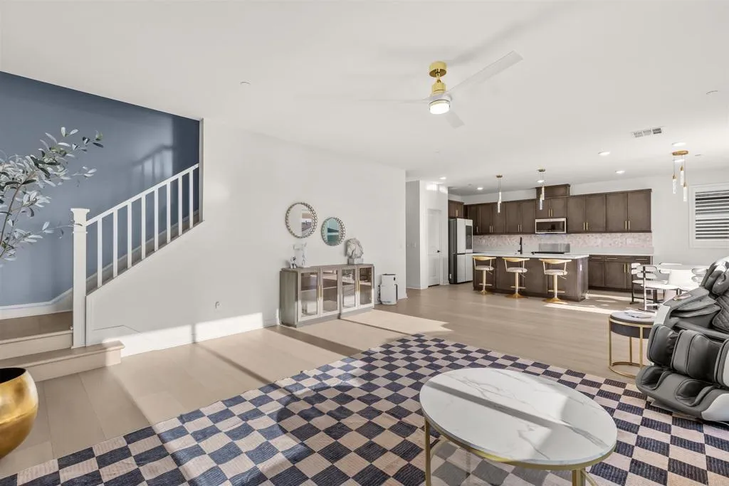https://cdn.realtyfeed.com/cdn/127/306656417/9b7fc4b7286e45f84c78f830fe01e872.webp