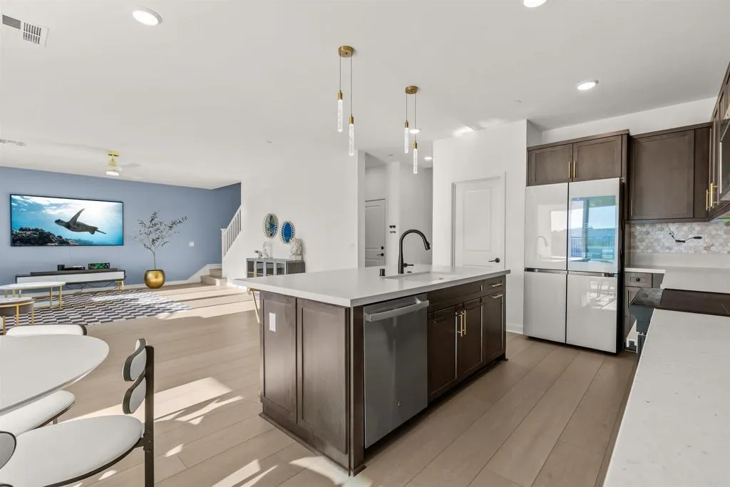 https://cdn.realtyfeed.com/cdn/127/306656417/dde82fdd3b24027caeb45d0dca9e0224.webp
