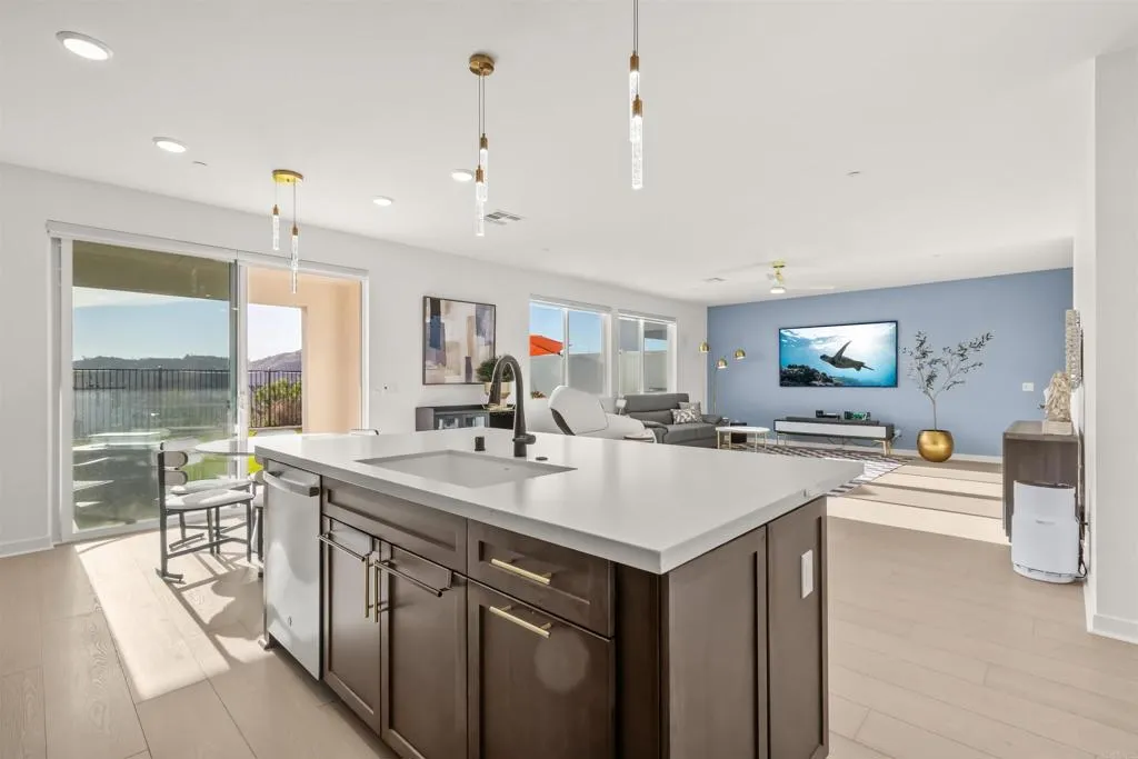 550 Meadowood Street, Fallbrook, CA 92028 - Photo 5 of 36, Fallbrook, CA