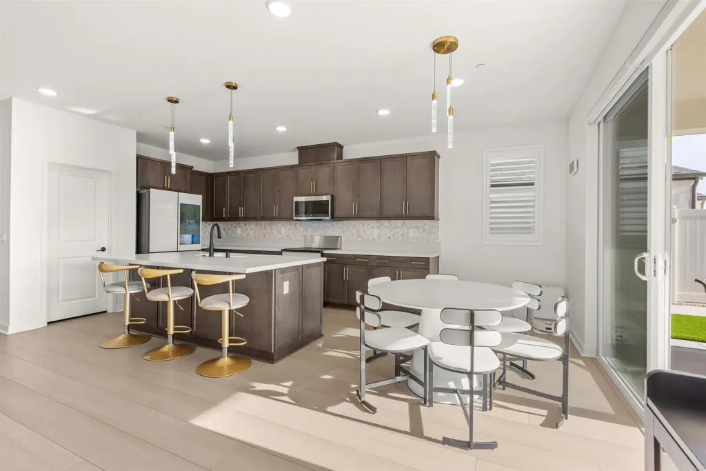https://cdn.realtyfeed.com/cdn/127/306656417/ff70e48dd4db481cb36d63d6c42838db.webp
