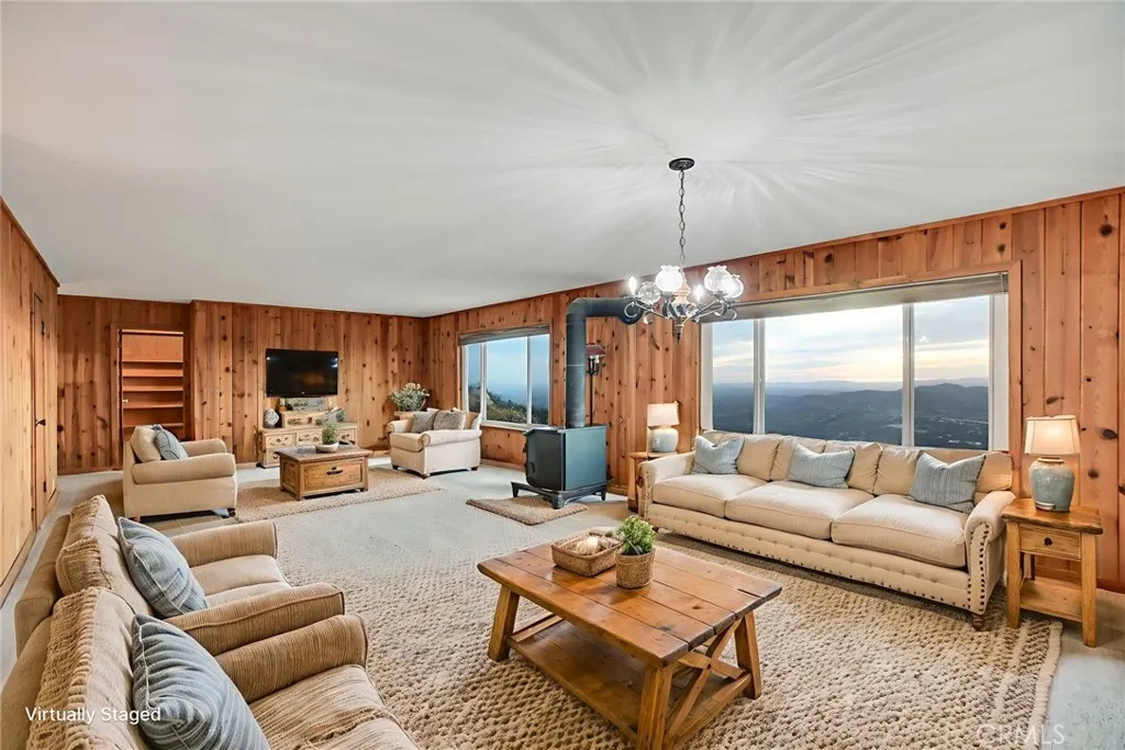 https://cdn.realtyfeed.com/cdn/127/306656431/81653a6705910db6776cb2325e5f0a46.webp