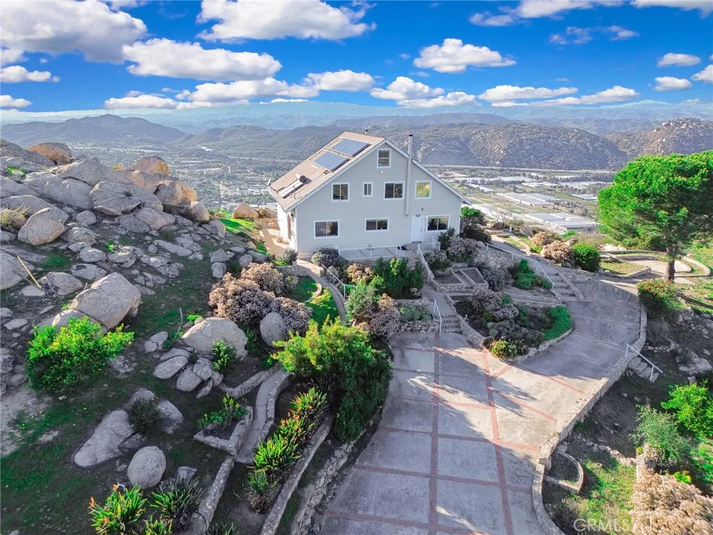https://cdn.realtyfeed.com/cdn/127/306656431/b4a4d9a1d741b34dfe5bbdf23df7262e.webp