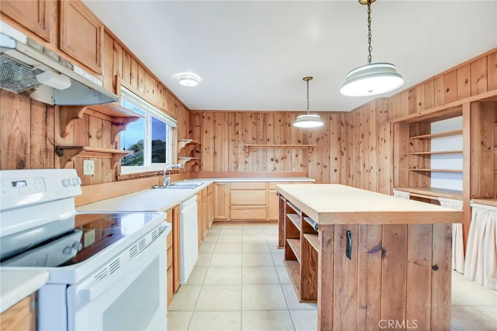 https://cdn.realtyfeed.com/cdn/127/306656431/c278843cea47ead0247e83f7f08ba3b7.webp