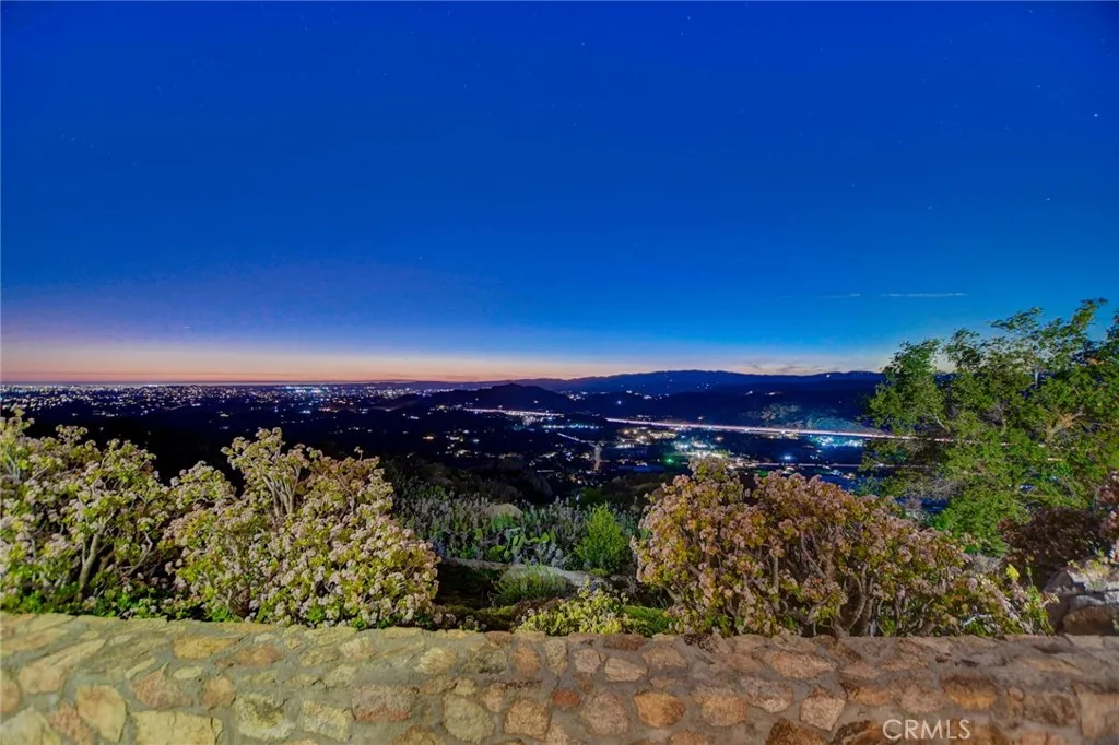 https://cdn.realtyfeed.com/cdn/127/306656431/ca56df15350ed6cd2c9fc3a0ca4c55fb.webp