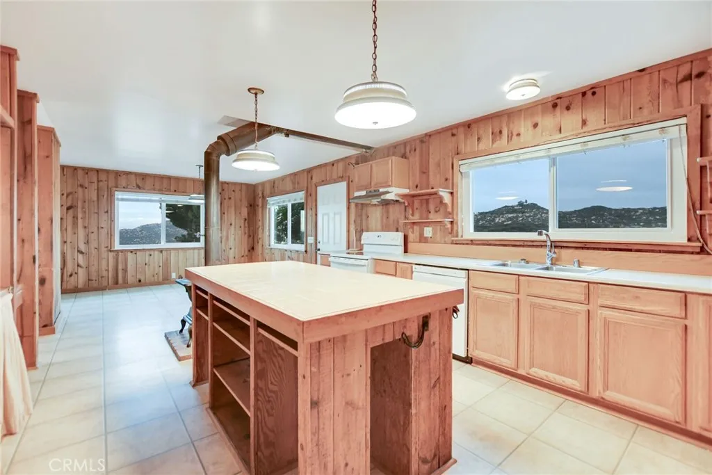 https://cdn.realtyfeed.com/cdn/127/306656431/dcf677920a74e37ae9b3a8a8dc6e4dbe.webp