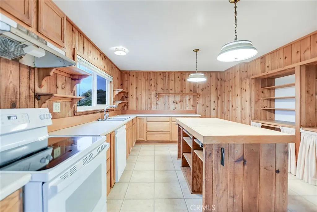 https://cdn.realtyfeed.com/cdn/127/306656431/fa59de5a65c40f4b32d6a8148002a4d0.webp