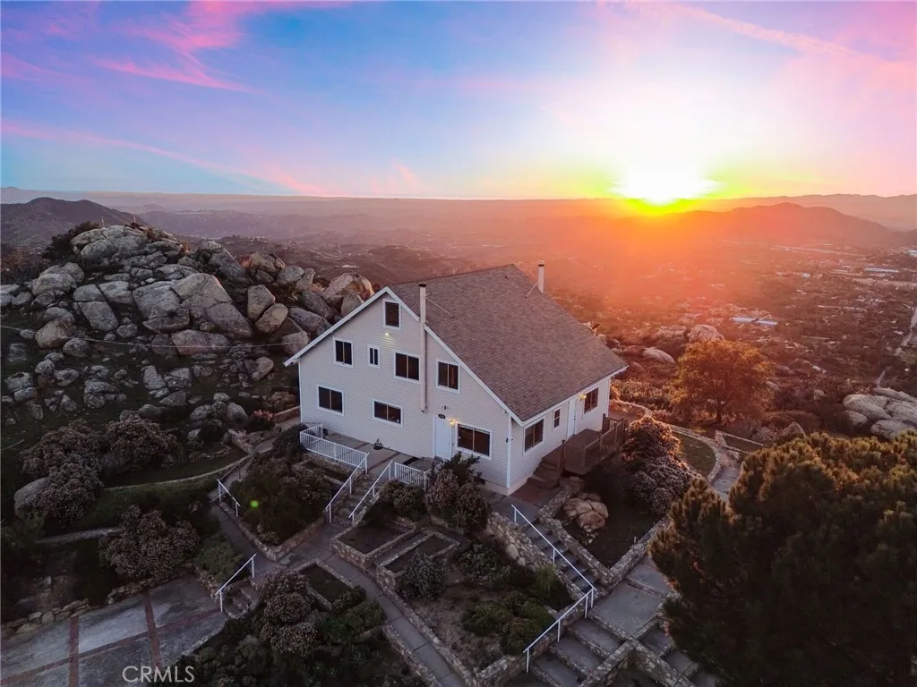 https://cdn.realtyfeed.com/cdn/127/306656431/fc4629a7ebd011e66e5964a619d1e55e.webp