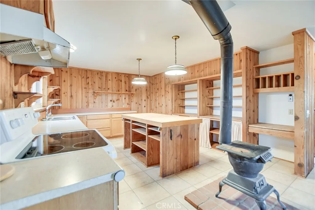 https://cdn.realtyfeed.com/cdn/127/306656431/fd00588c784dd8291ff799063872b06c.webp