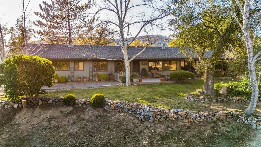 https://cdn.realtyfeed.com/cdn/127/306656466/231b52d10c5fb7998638c4a9c6a8586d.webp