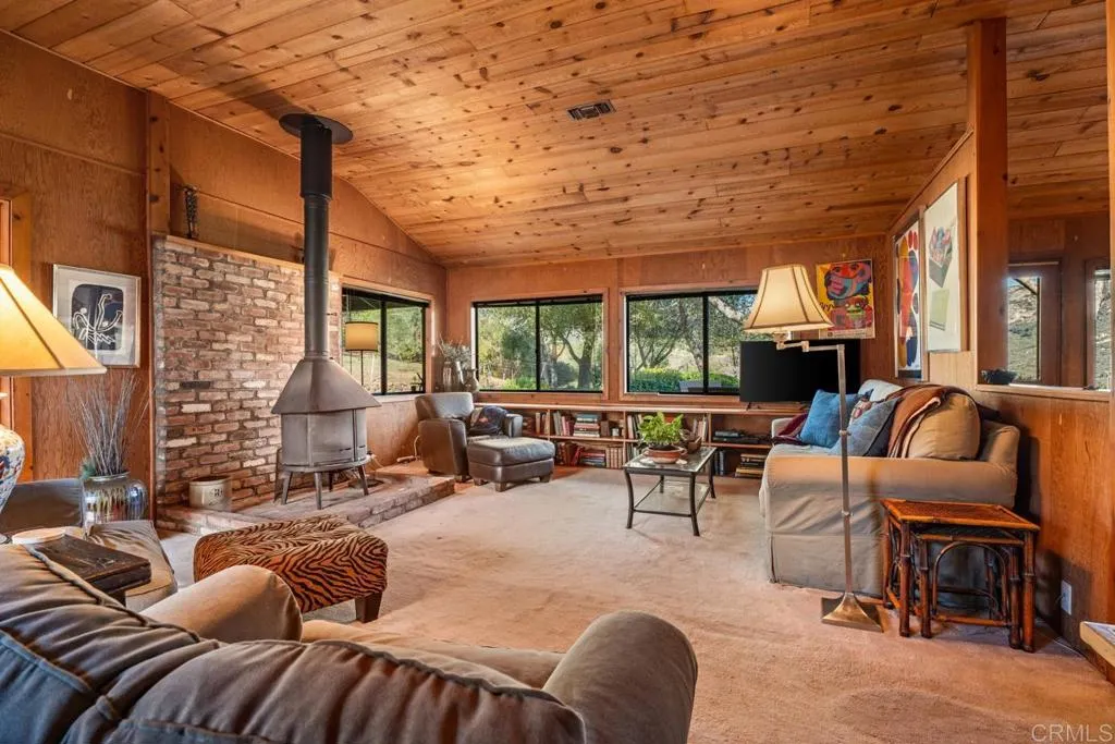 https://cdn.realtyfeed.com/cdn/127/306656466/bd884f8210d8349bf0568d078fbd1b50.webp
