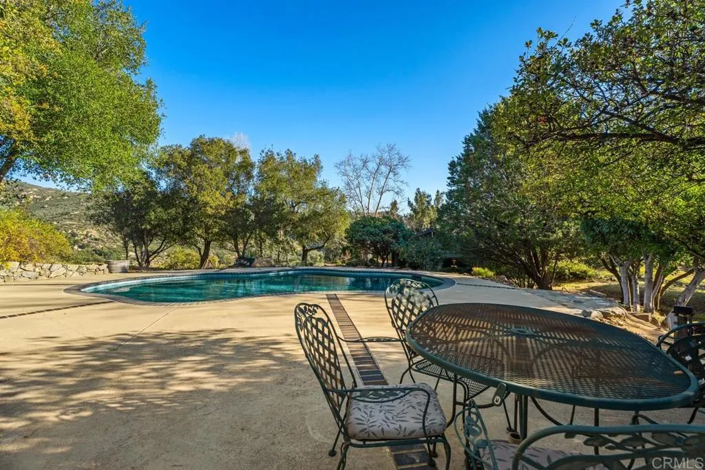 https://cdn.realtyfeed.com/cdn/127/306656466/c36f008670dc436300edd69ccf039292.webp