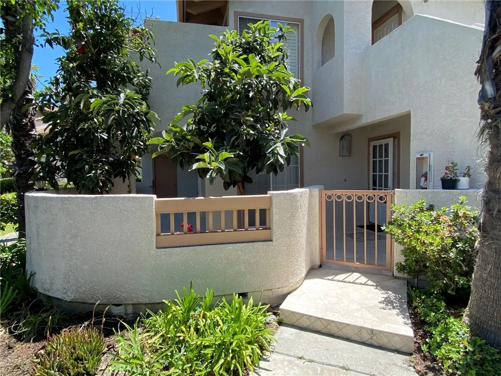 24352 Berrendo Unit 1, Laguna Hills, CA 92656