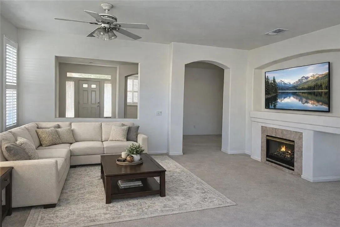 Banning, CA 92220