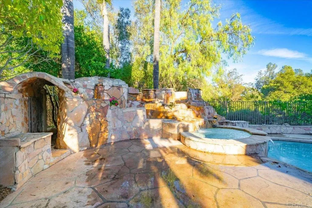 https://cdn.realtyfeed.com/cdn/127/306656545/f461ceb110d6ab21b48b6cfdeca514c9.webp