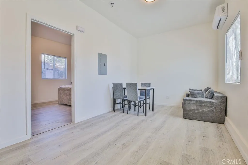 10502 Ravenswood, Inglewood, CA 90304 - Photo 5 of 31, Inglewood, CA