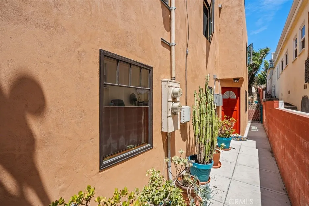 832 Cypress Avenue, Hermosa Beach, CA 90254 - Photo 2 of 18, Hermosa Beach, CA