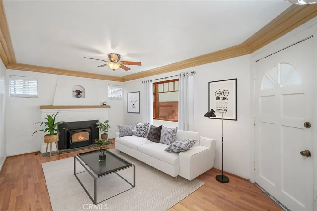 832 Cypress Avenue, Hermosa Beach, CA 90254 - Photo 3 of 18, Hermosa Beach, CA