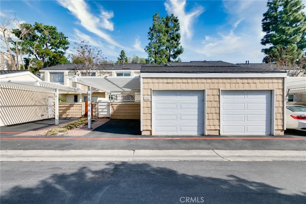3340 E Collins Avenue Unit 21, Orange, CA 92867 - Main photo, Orange, CA