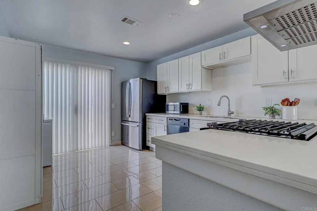 https://cdn.realtyfeed.com/cdn/127/306656683/ae4a5fc2f9f59032eb1631eba9f1da52.webp