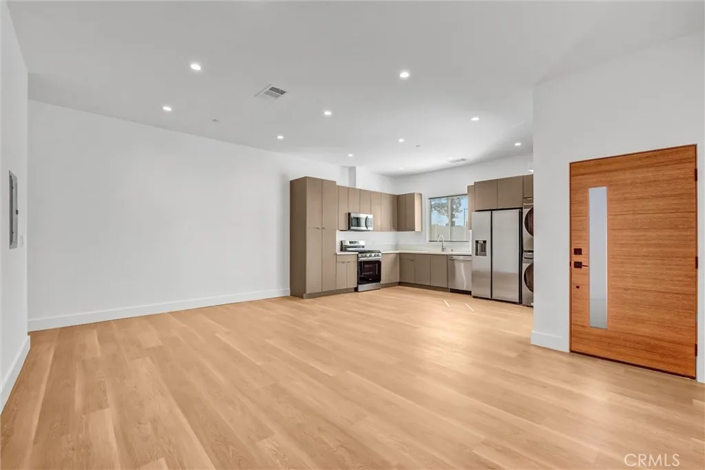 18223 Chatsworth, Northridge, CA 91326 - Photo 4 of 19, Northridge, CA