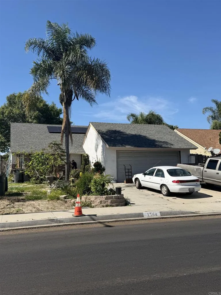 1364 Bobolink Dr., Vista, CA 92083 - Main photo, Vista, CA
