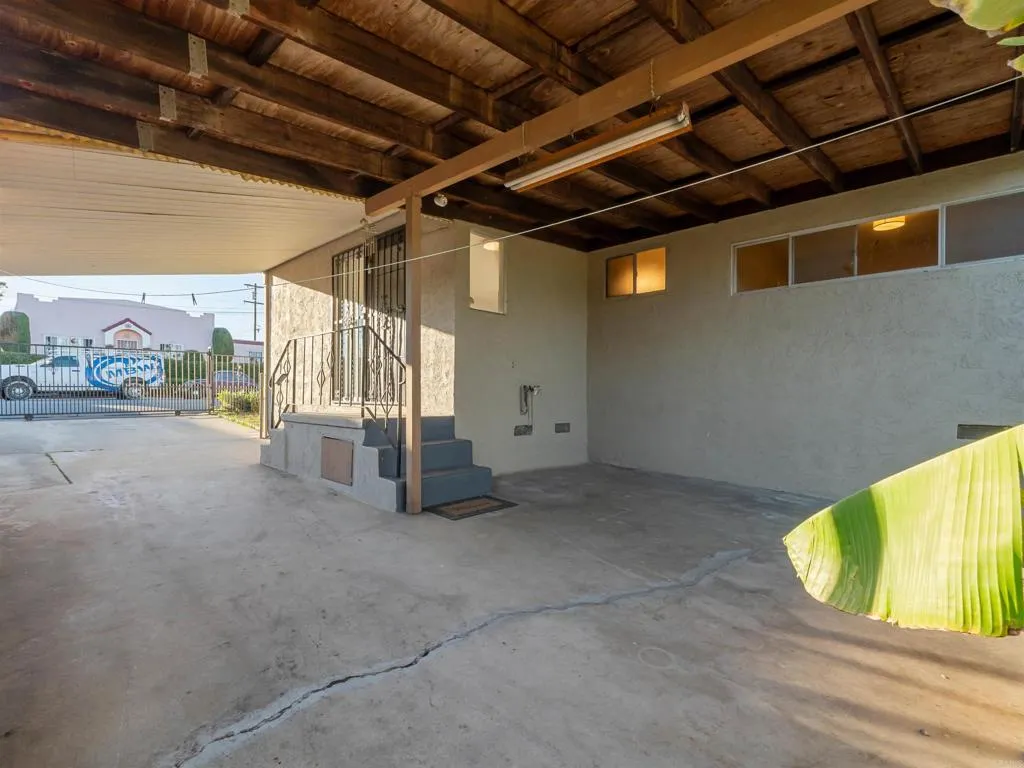 https://cdn.realtyfeed.com/cdn/127/306656819/bd9d6887549a801bd7ed7dee284666ab.webp