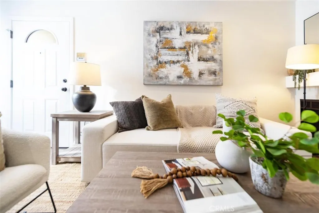 https://cdn.realtyfeed.com/cdn/127/306656872/0fe626499d904457816e5704e2d4ceb6.webp