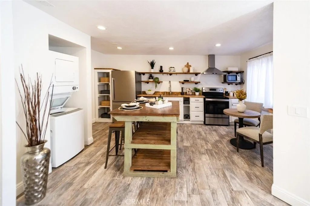 https://cdn.realtyfeed.com/cdn/127/306656872/12de7b8cd3f73b141dcb466a36a06e0d.webp