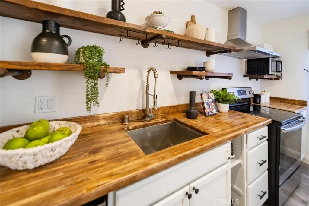 https://cdn.realtyfeed.com/cdn/127/306656872/1a577276c6682aefb6d1691c80b2d9b2.webp