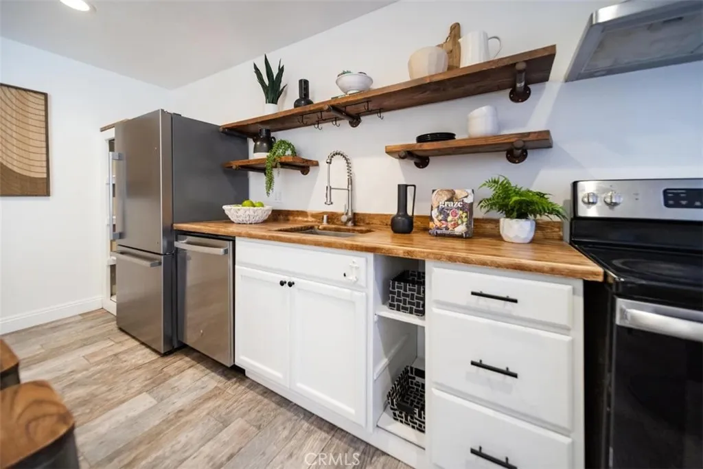https://cdn.realtyfeed.com/cdn/127/306656872/3516007b0d7e934e2e7b28066893d9b8.webp