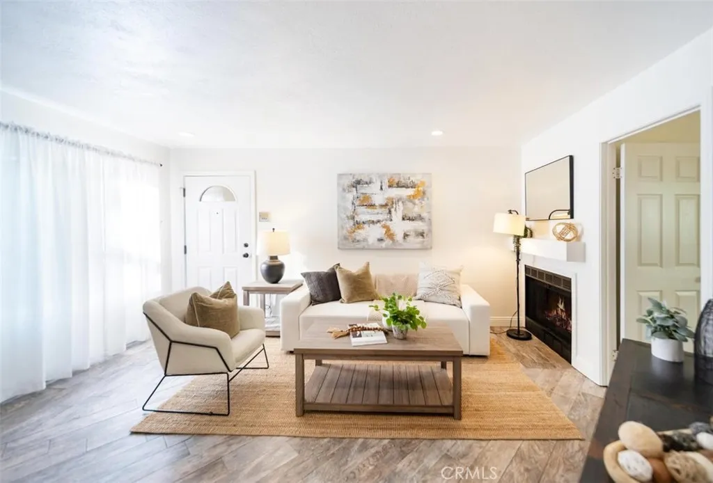 https://cdn.realtyfeed.com/cdn/127/306656872/8d798d04e9f4ddfc541a83a542be185b.webp