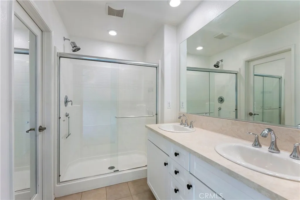 https://cdn.realtyfeed.com/cdn/127/306656875/37983c7aefc30ebab64415d21b5ec998.webp
