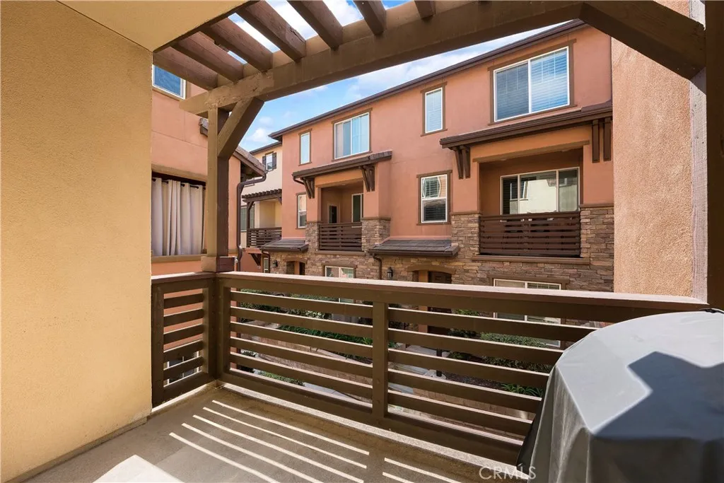 https://cdn.realtyfeed.com/cdn/127/306656875/384c2d34f86d17d06e76db42966f37cc.webp
