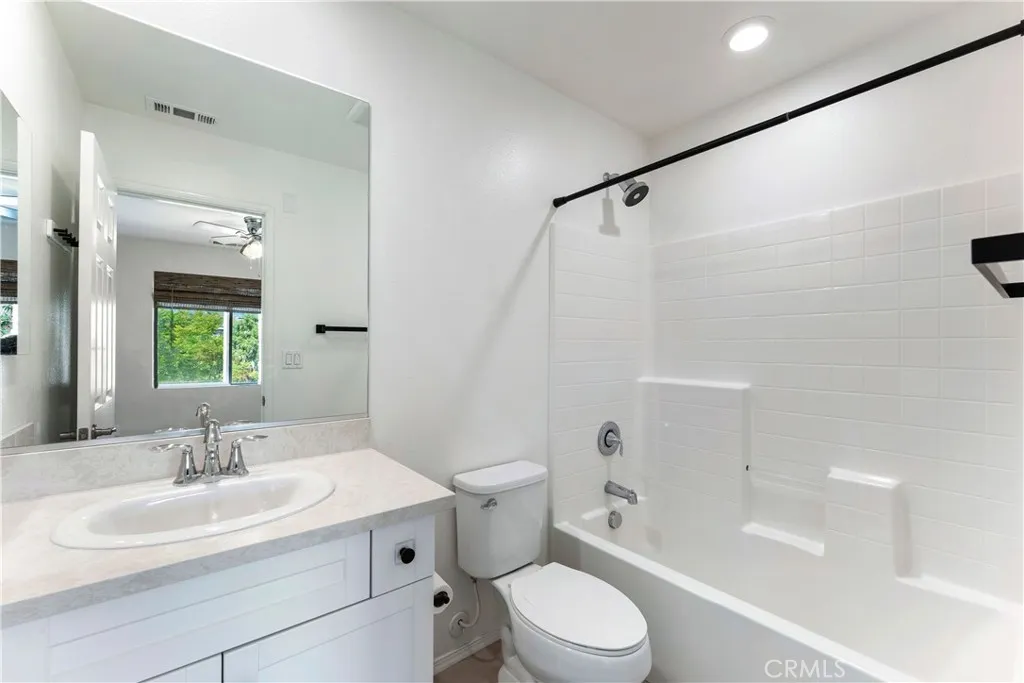 https://cdn.realtyfeed.com/cdn/127/306656875/9896befcfd8ed1a48a4d8b162e5d7f30.webp