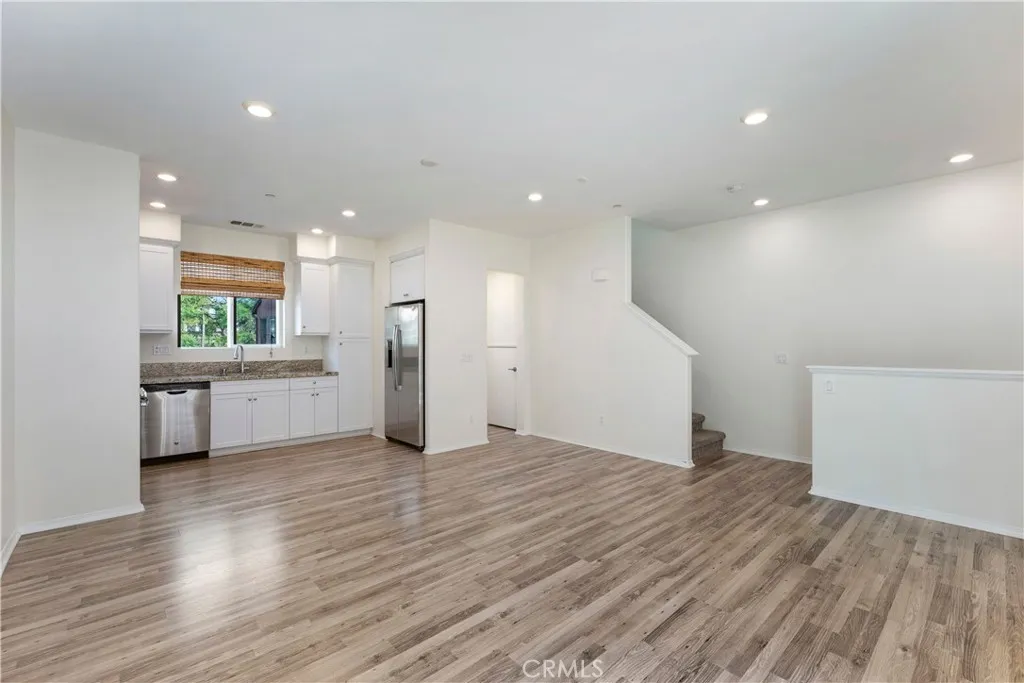https://cdn.realtyfeed.com/cdn/127/306656875/b7f0b17b7ad405408442ad25b822bb86.webp