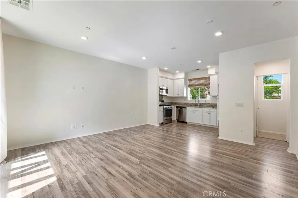 Photo #5: SW26046722 Listing: Photo #5