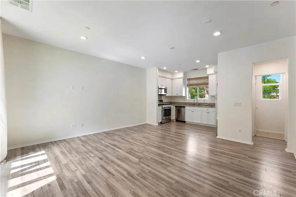 https://cdn.realtyfeed.com/cdn/127/306656875/fd415b7a6cc57eba33ae37b5afed8dd1.webp