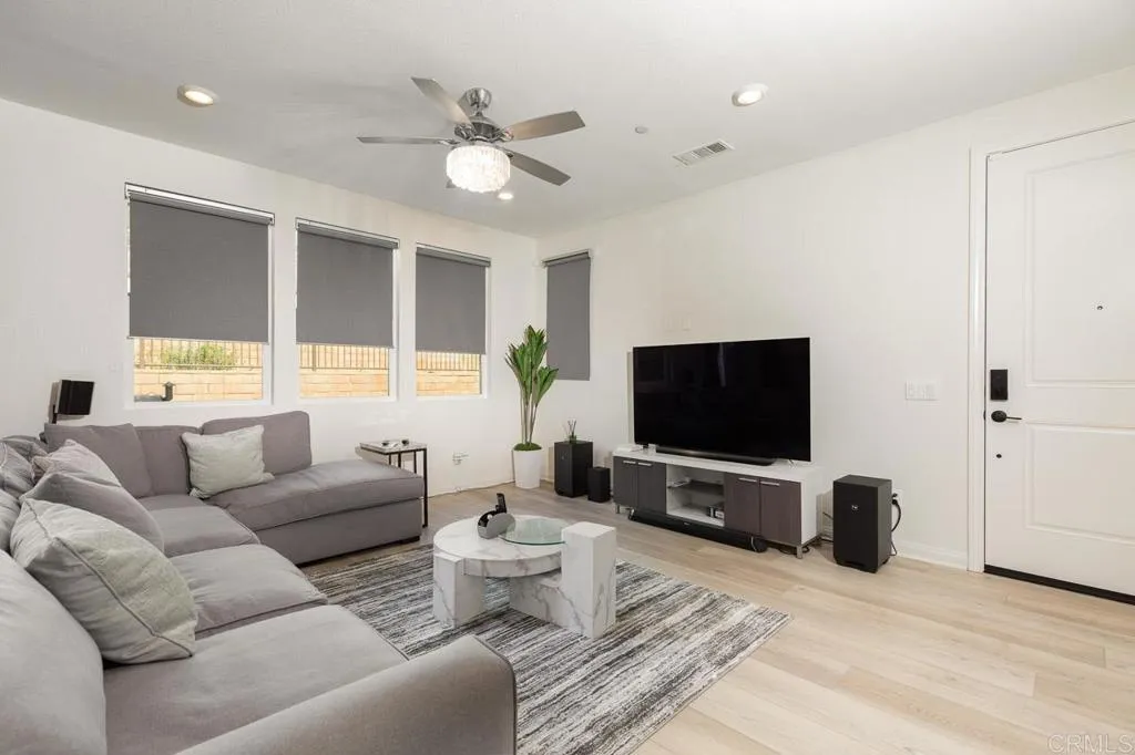 https://cdn.realtyfeed.com/cdn/127/306656883/06a7e3f5379f86c1f893f5fab4c1ff28.webp