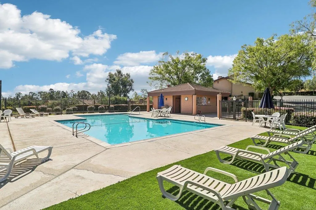 https://cdn.realtyfeed.com/cdn/127/306656890/0ea99efb19d9c1e6c752853b56d4c430.webp
