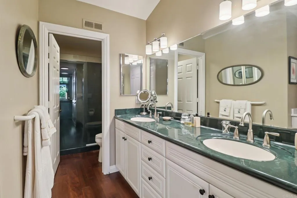 https://cdn.realtyfeed.com/cdn/127/306656890/94ecda125b0643b214bb52756cacf6c5.webp