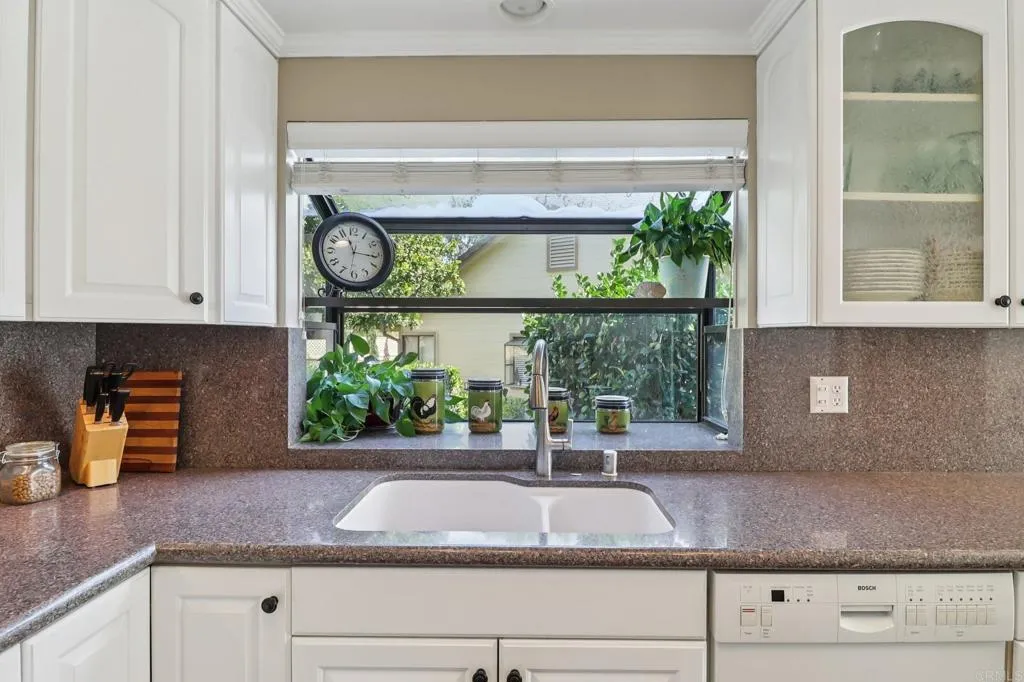 https://cdn.realtyfeed.com/cdn/127/306656890/aae189d1e0154e395bb649b0bc8a6709.webp