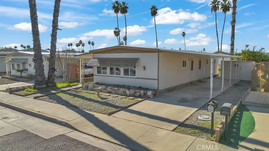 Hemet, CA 92543