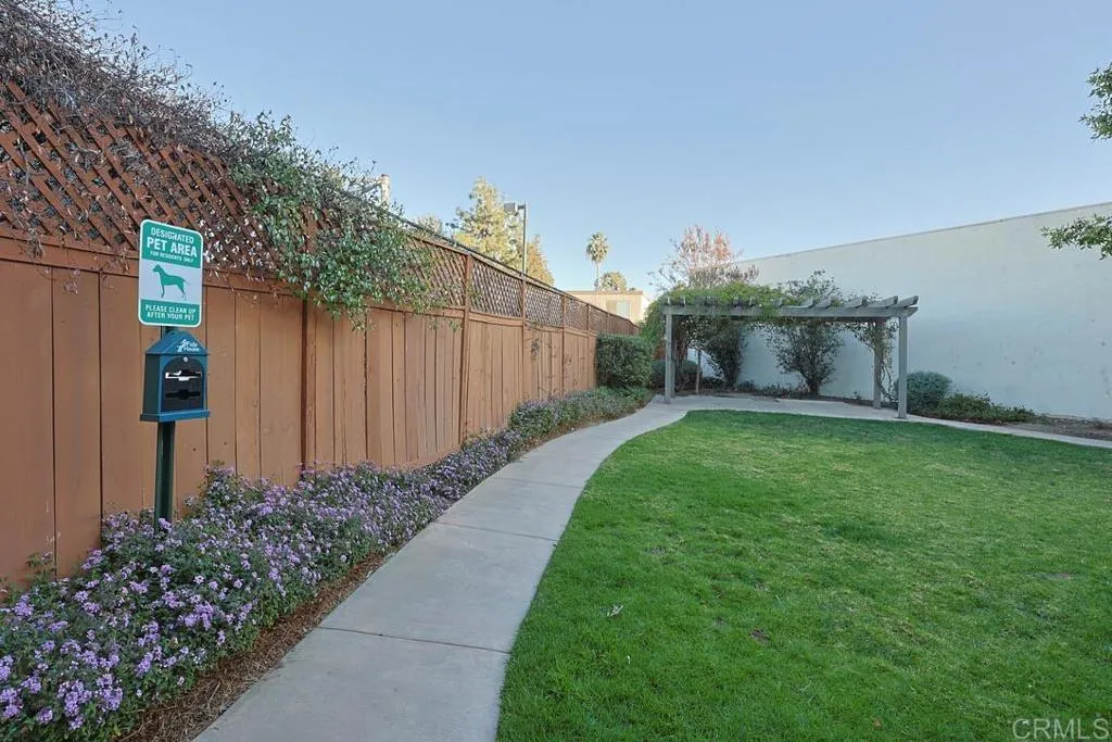 https://cdn.realtyfeed.com/cdn/127/306656913/b75523d6bea970abd3d981b065867dd5.webp